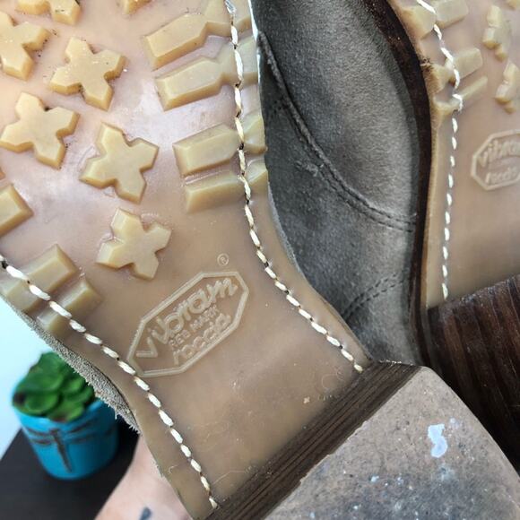 Frye Sabrina 6G Suede Leather Lace Up Bootie In Beige Women's Size 6M - Picture 12 of 13